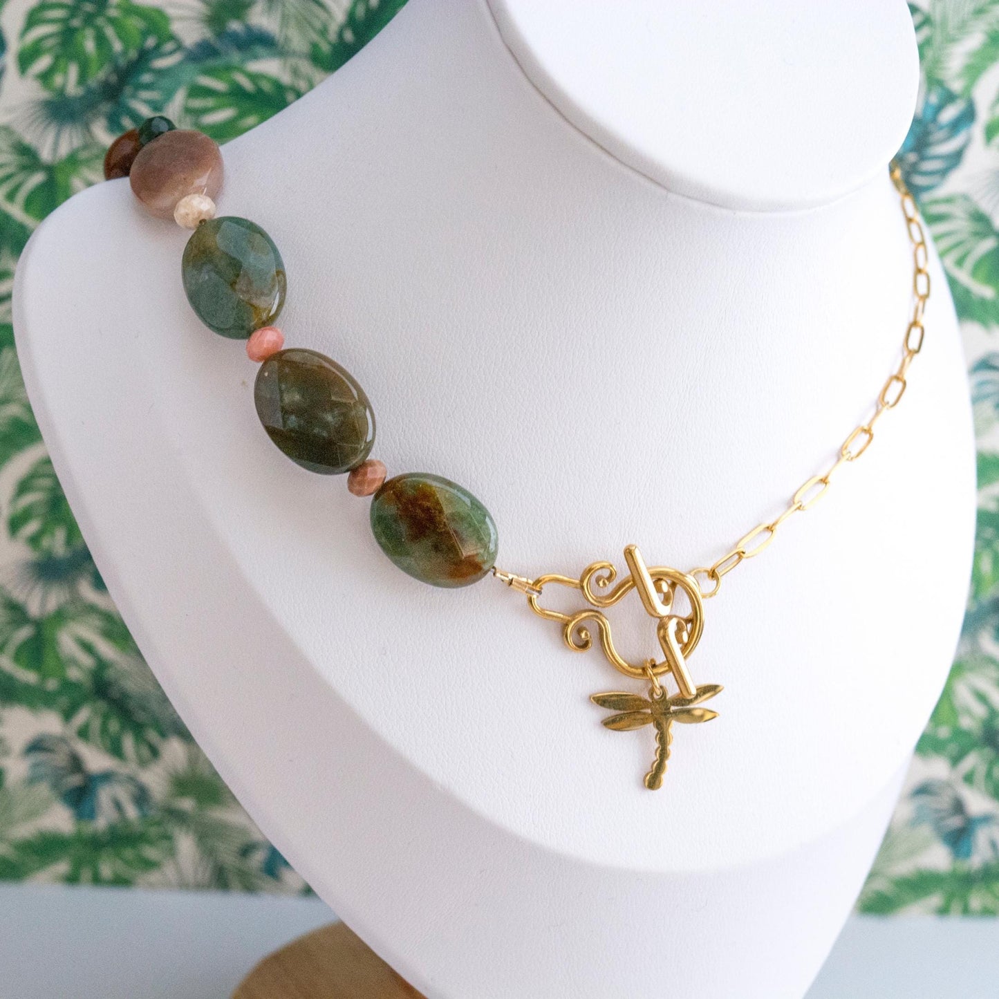 Dragonfly necklace, Assymetric choker crystal necklace, Indian Agate Crystal jewelry, Dragonfly Spirit animal Gemstone beaded necklace