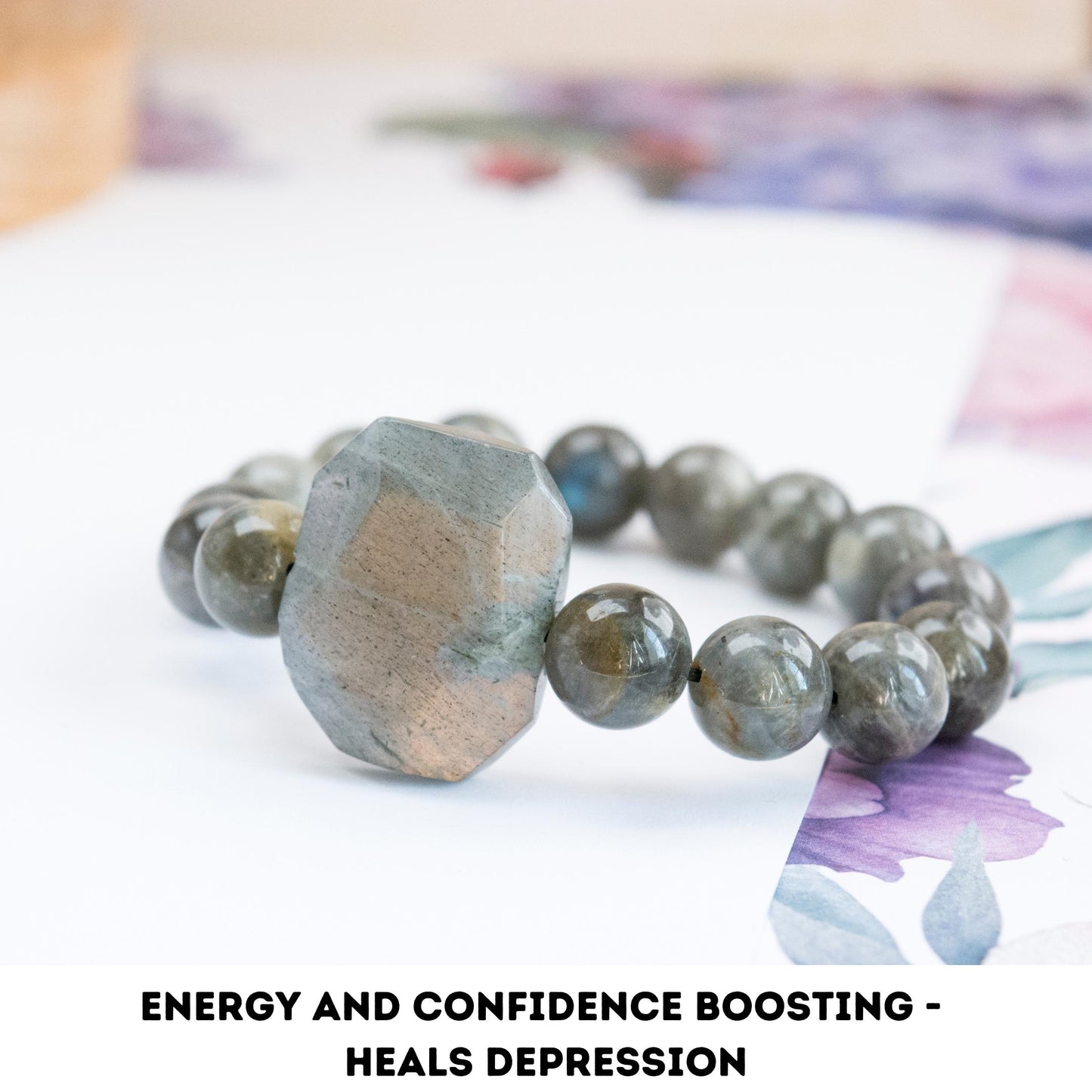 Labradorite Crystal Bracelet, Grey Chunky gemstone strech bracelet, Energy and confidence boosting bracelet, Overcome depression bracelet