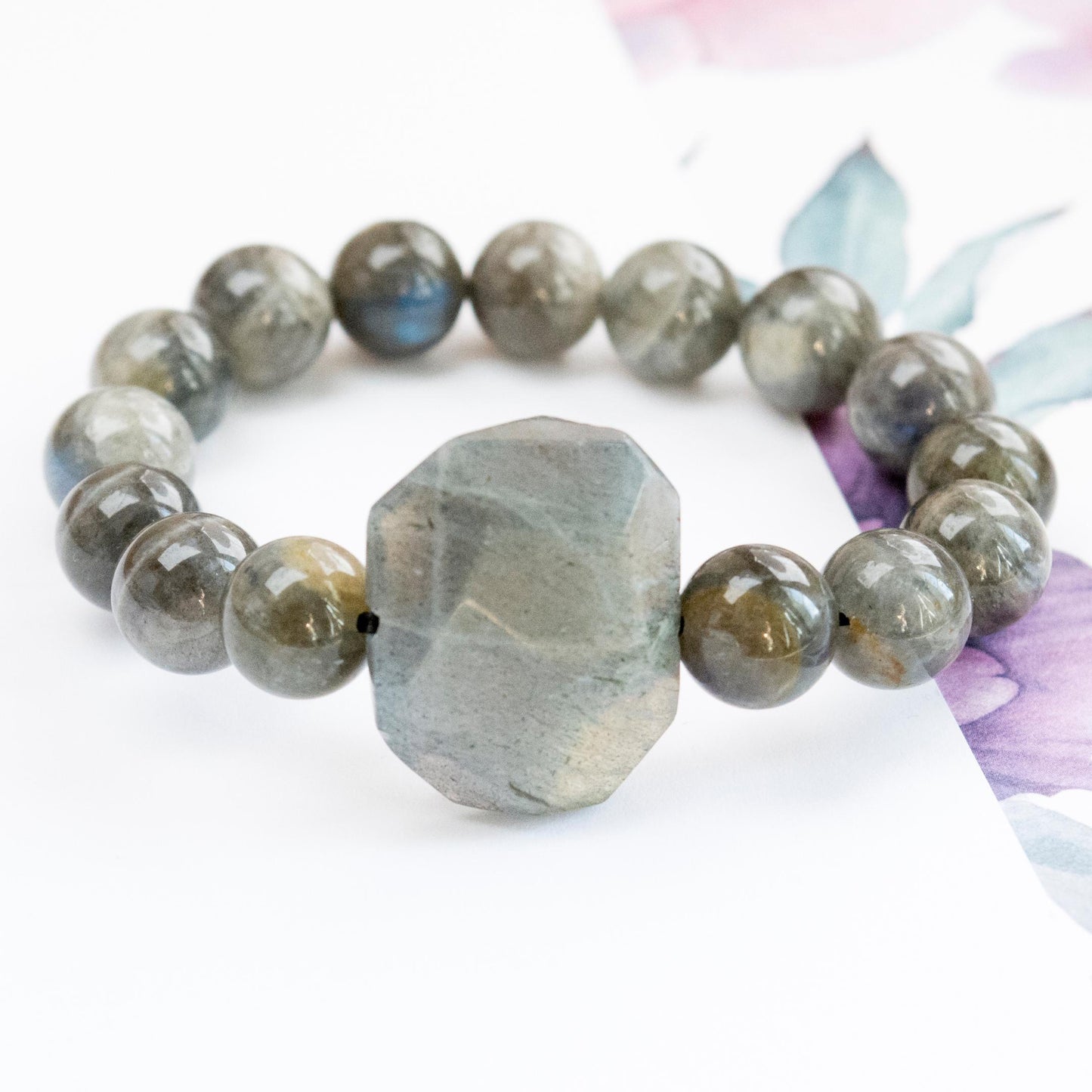 Labradorite Crystal Bracelet, Grey Chunky gemstone strech bracelet, Energy and confidence boosting bracelet, Overcome depression bracelet